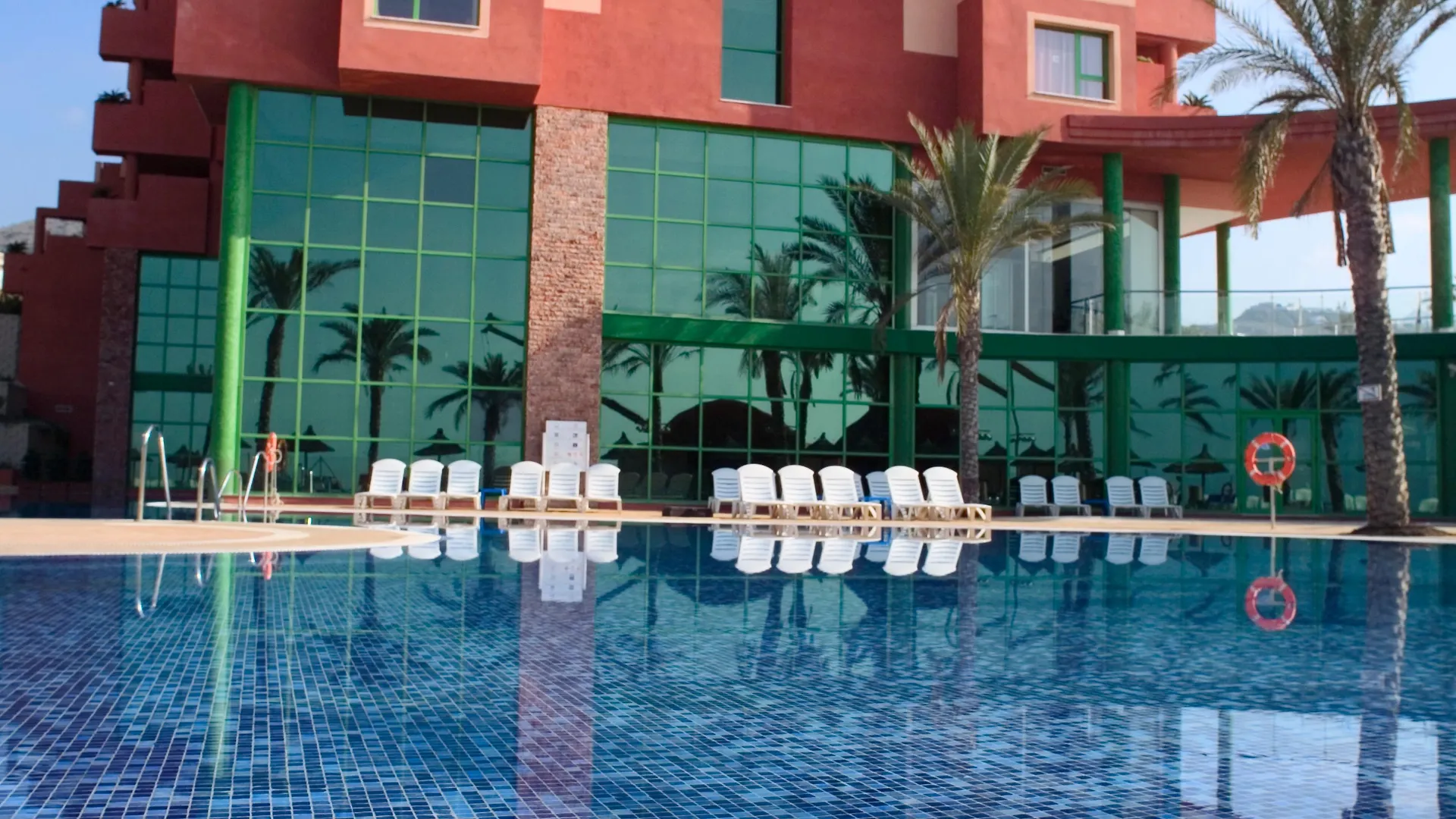 Отель Holiday World Riwo Hotel. Бенальмадена