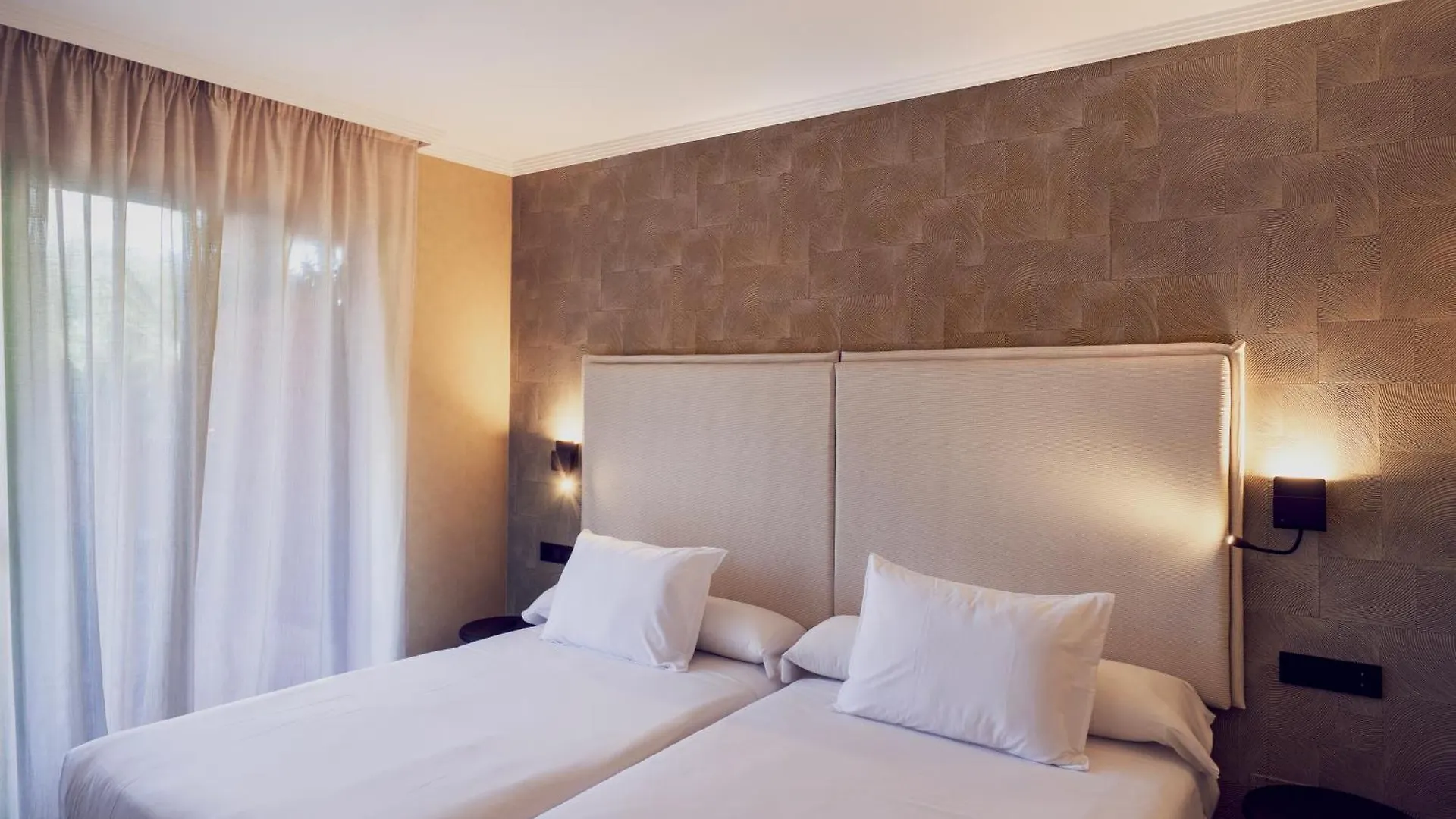 Holiday World Riwo Hotel. Benalmadena 4*,  Spain
